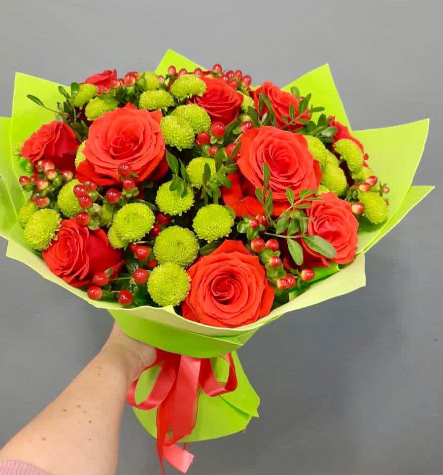 Букет цветов из: Хризантемы и Розы в Лапино