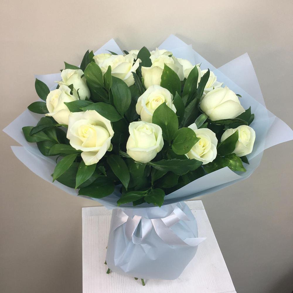 Букет 15 Белых роз Проуд в Лапино