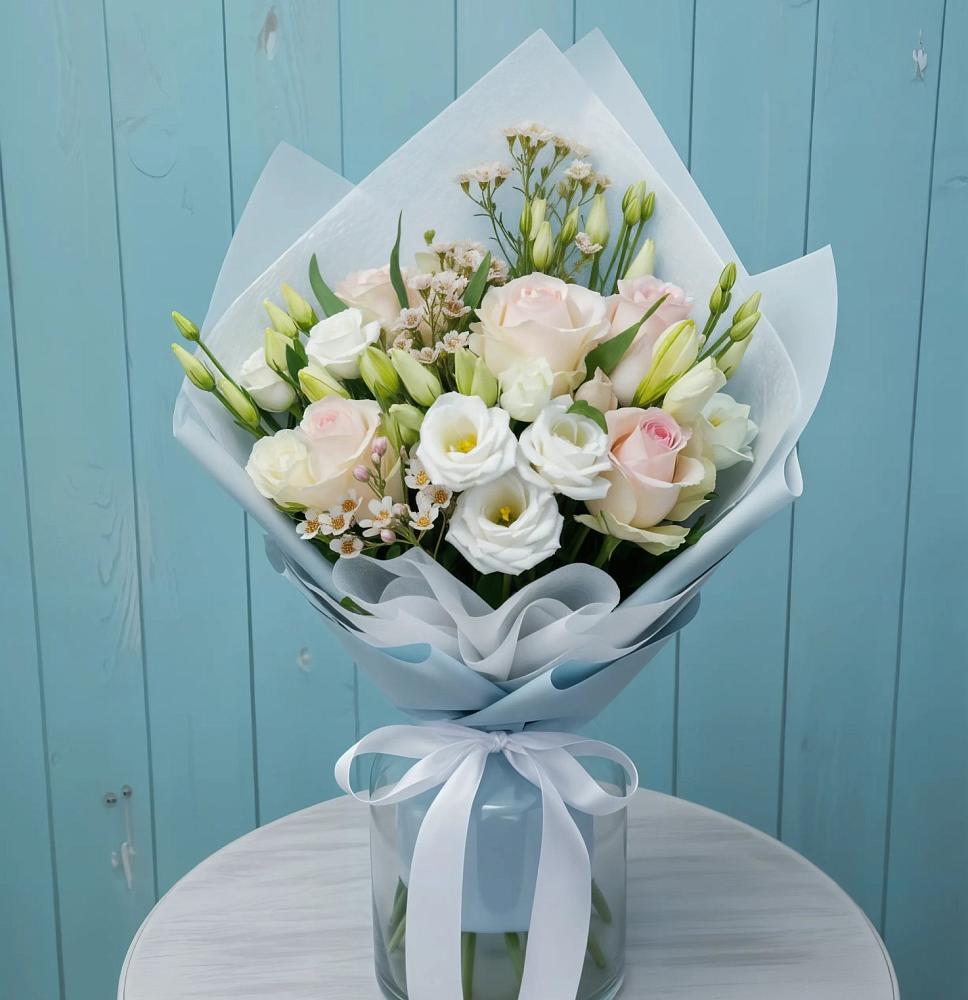 Букет цветов из: Розы и Лизиантусы в Лапино