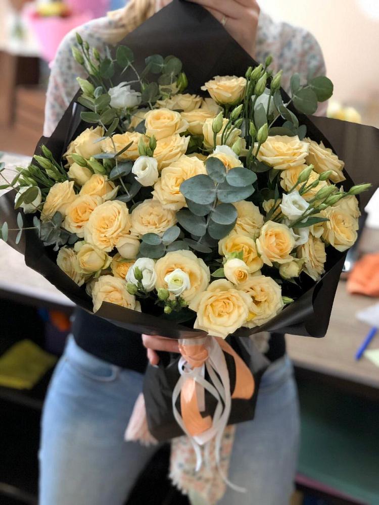 Букет цветов из: Розы и Лизиантусы в Лапино