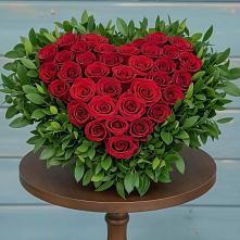 Цветочная композиция из Розы в виде сердца в Лапино