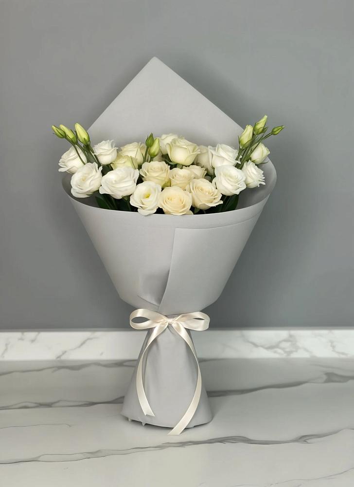 Букет цветов из: Розы и Лизиантусы в Лапино