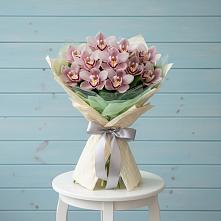 Букет цветов из:  Орхидеи и Розы в Лапино