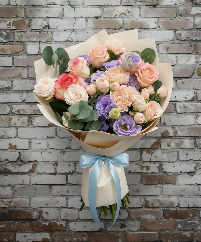 Букет цветов из: Розы, Лизиантусы и Гвоздики в Лапино