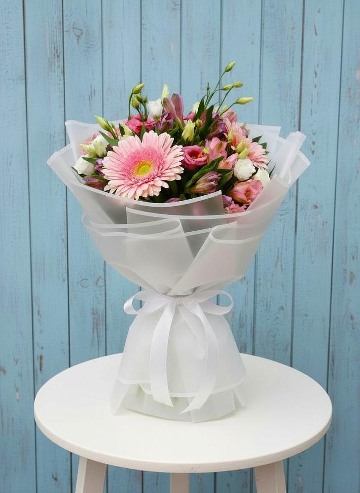 Букет цветов из: Герберы, Альстромерии и Лизиантусы в Лапино