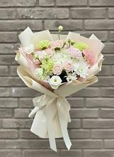 Букет цветов из:  Гвоздики, Розы, Лизиантусы и Хризантемы в Лапино