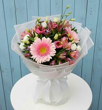 Букет цветов из:  Герберы, Альстромерии и Лизиантусы в Лапино