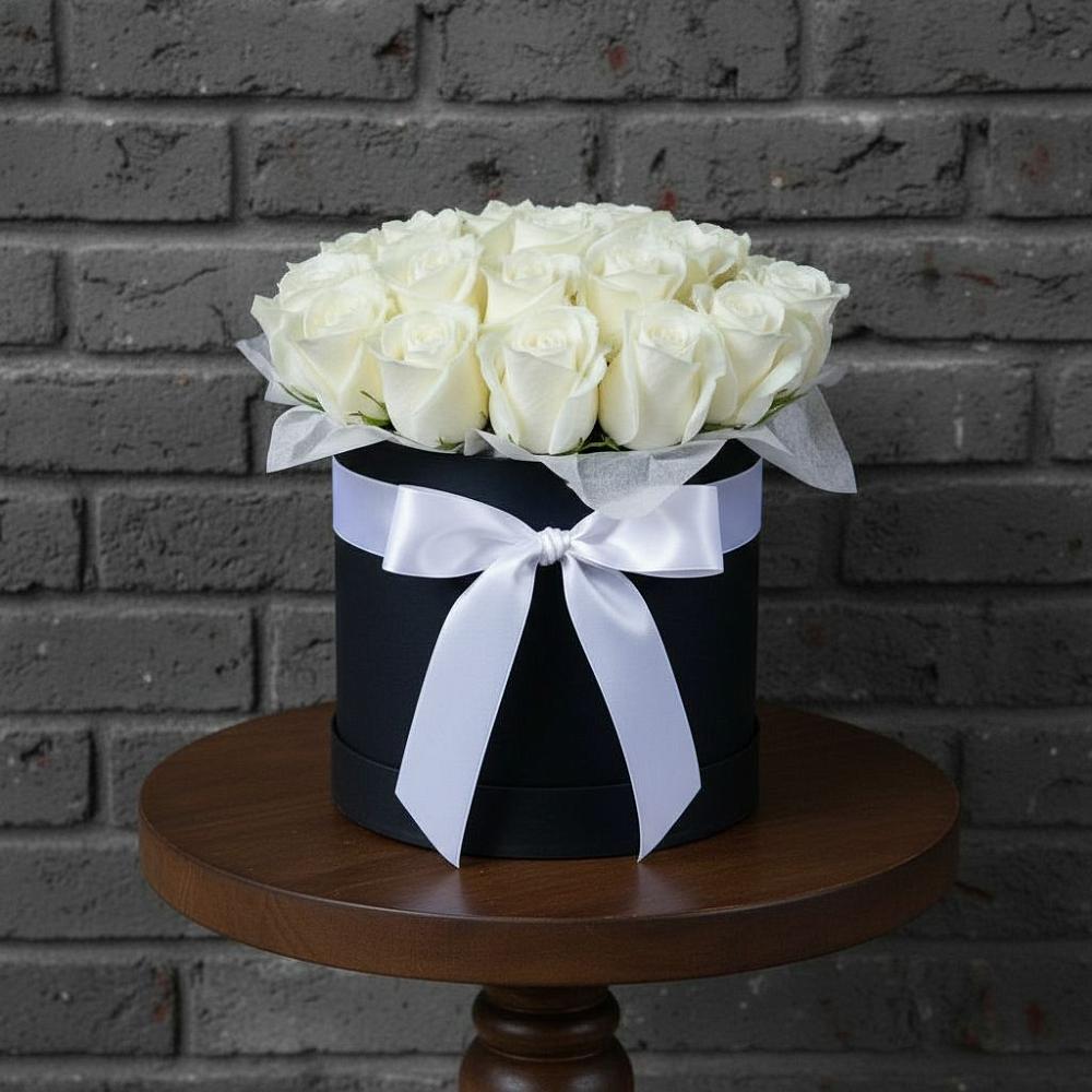 Цветочная композиция из Розы в шляпной коробке в Лапино