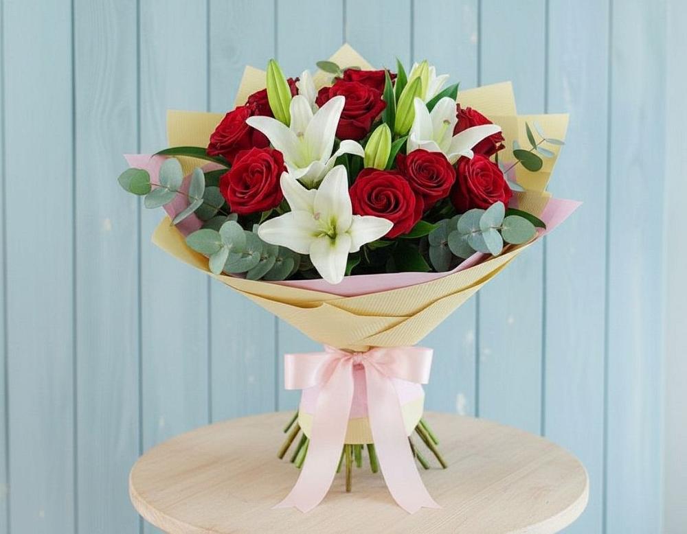 Букет цветов из: Лилии и Розы в Лапино